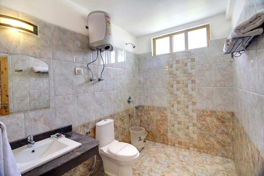 Hotel Thomas Villa Manāli Esterno foto
